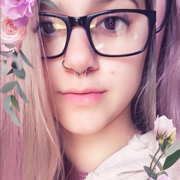 Meet your Posher, Kim - Picture 1 of 1